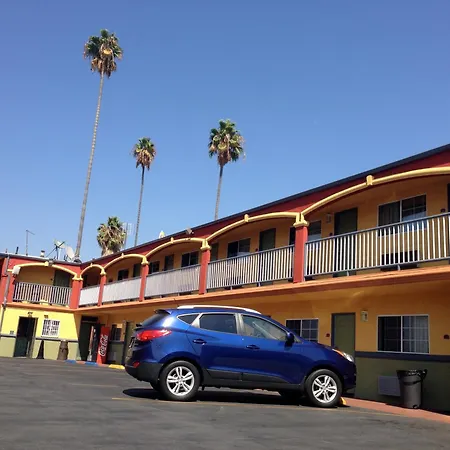 Economy Inn Hollywood-3
