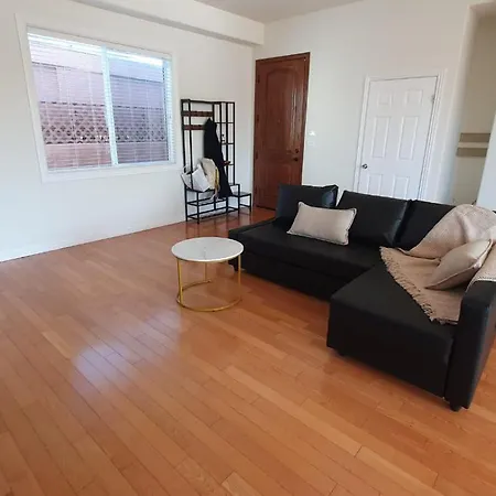 3 Bedroom Hollywood Gem-2