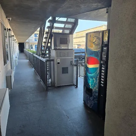 Motel 6 Los Angeles, Ca - Downtown-3