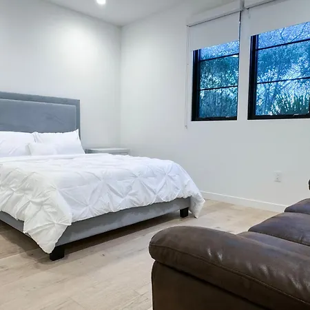 Landmark Property Management West La Apartments-3