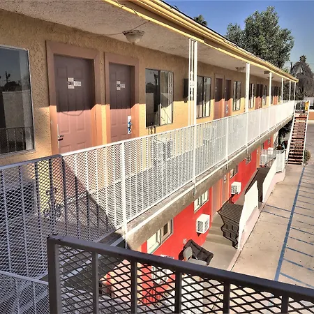 4 Star Motel-2