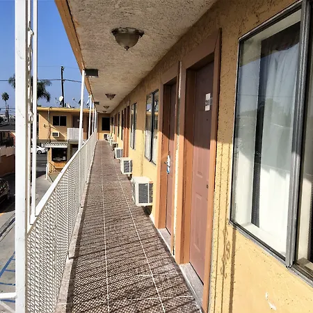 4 Star Motel-3