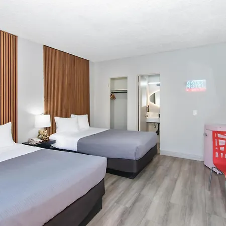 Royal Pagoda Motel Dodger Stadium-2
