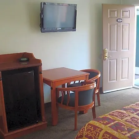Bevonshire Lodge Motel-3