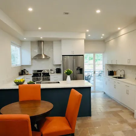 Hollywood Boutique Residences With Free Parking-3