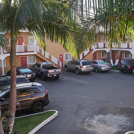 Paradise Inn And Suites-3