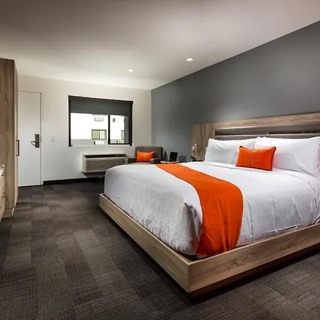 Canoga Hotel At Warner Center-2