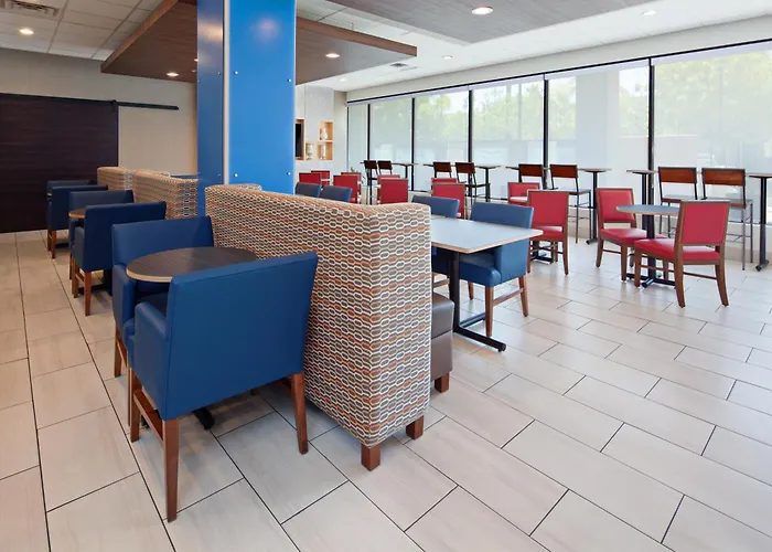 Hotels in Los AngelesHoliday Inn Express Lax Airport By Ihg