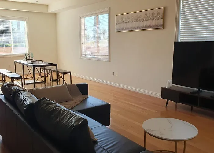 3 Bedroom Hollywood Gem Los Angeles
