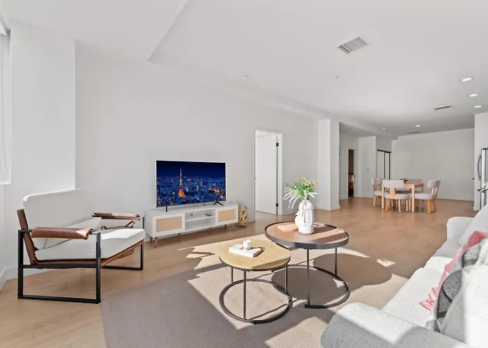 Stylish Downtown La Getaway - Prime Location On Wilshire Blvd! 2 Bedroom 1 Bath Los Angeles