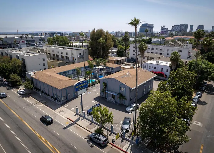 Hollywood City Inn