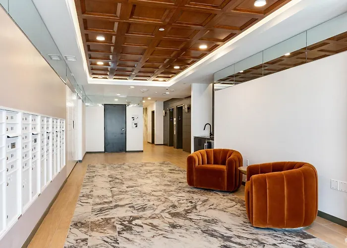 Westwood Penthouse 3 Bedroom 2 Bath W Gym, Balcony, Parking Los Angeles