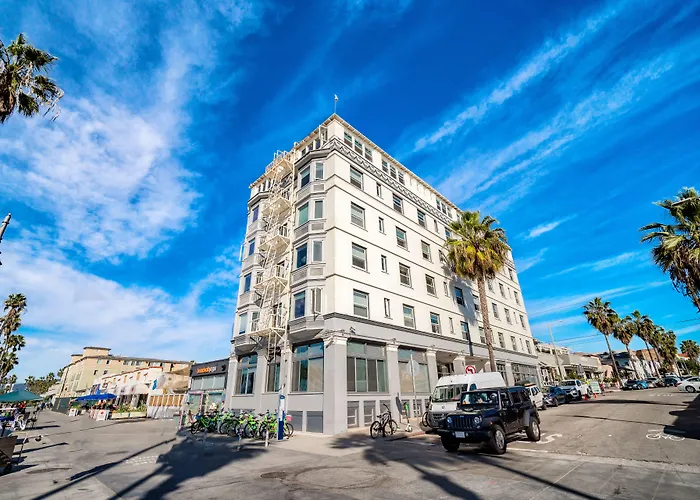 Air Venice On The Beach