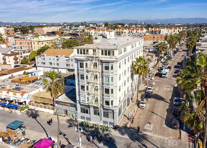 Air Venice On The Beach