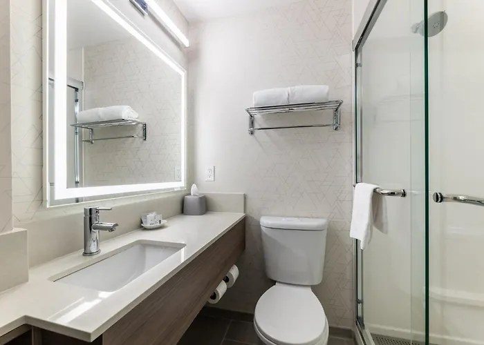 Holiday Inn Express Van Nuys By Ihg Los Angeles